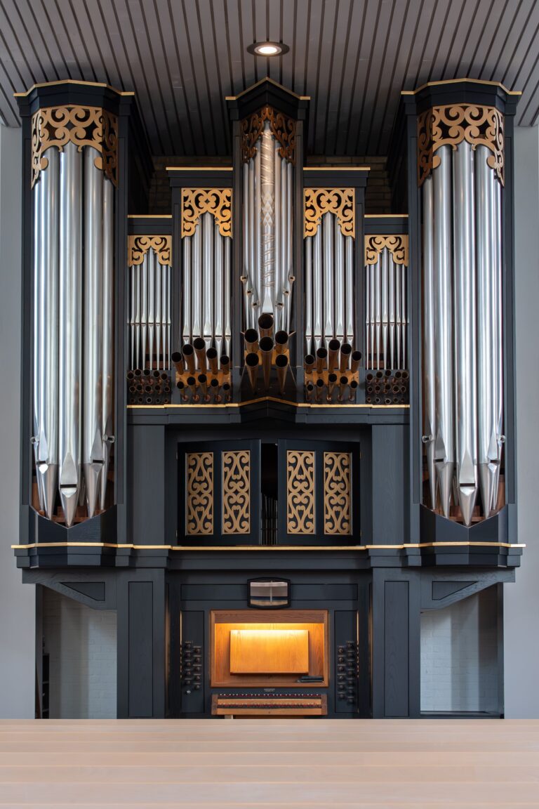 Hendrik Ido Ambacht, Orgel Petrakerk