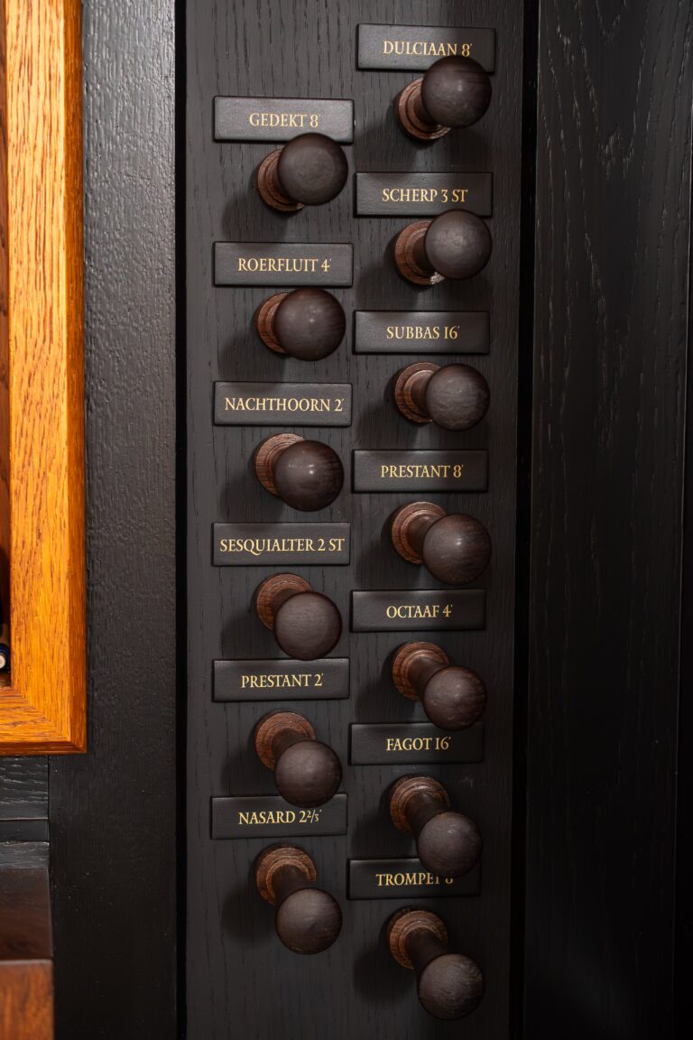 Hendrik Ido Ambacht, Orgel Petrakerk